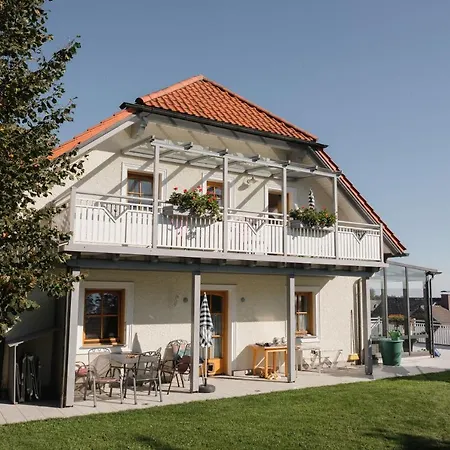 Pensjonat Gaestehaus Lang 3*